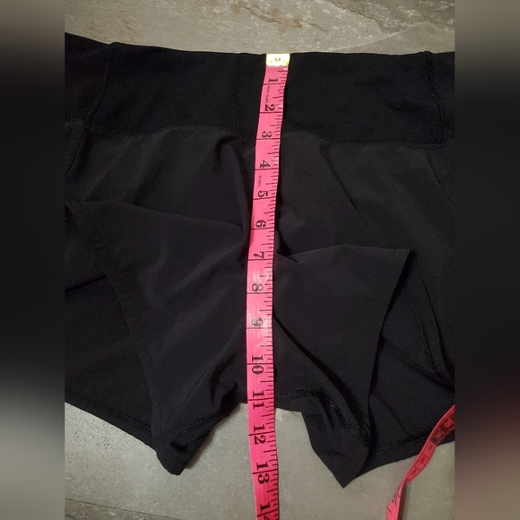 Lululemon Run Times Short II. Black, Two Tones. 4" Inseam. Built In Liner. 10. - Picture 4 of 13